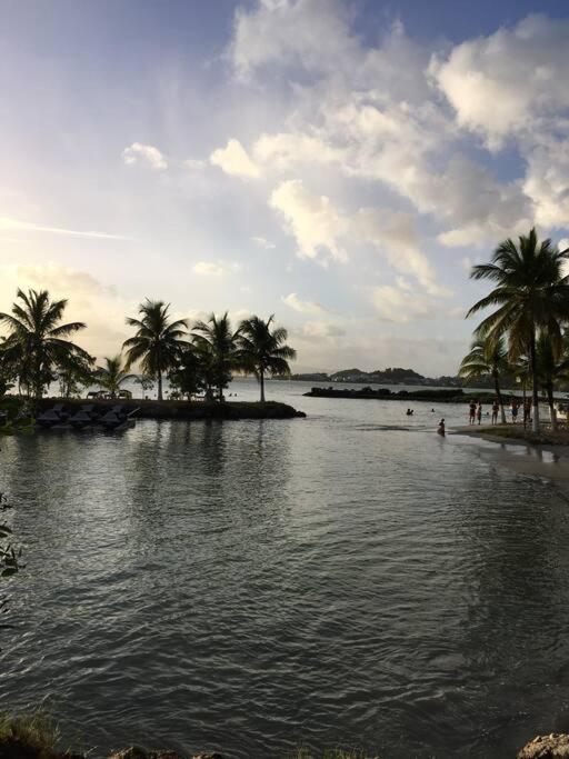 Blue Lagoon Appart En Residence Acces Plage Le Gosier  Bagian luar foto