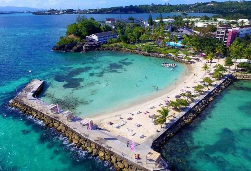 Blue Lagoon Appart En Residence Acces Plage Le Gosier  Bagian luar foto