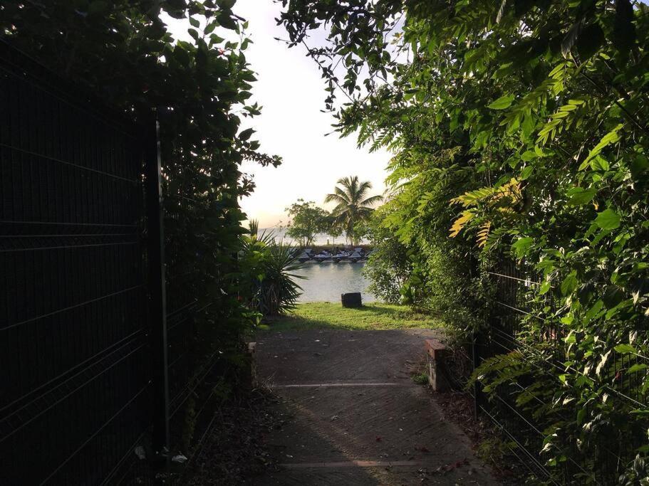 Blue Lagoon Appart En Residence Acces Plage Le Gosier  Bagian luar foto