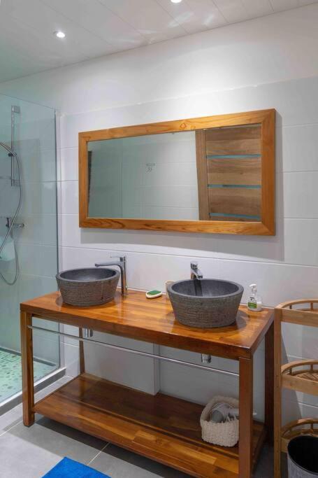 Blue Lagoon Appart En Residence Acces Plage Le Gosier  Bagian luar foto